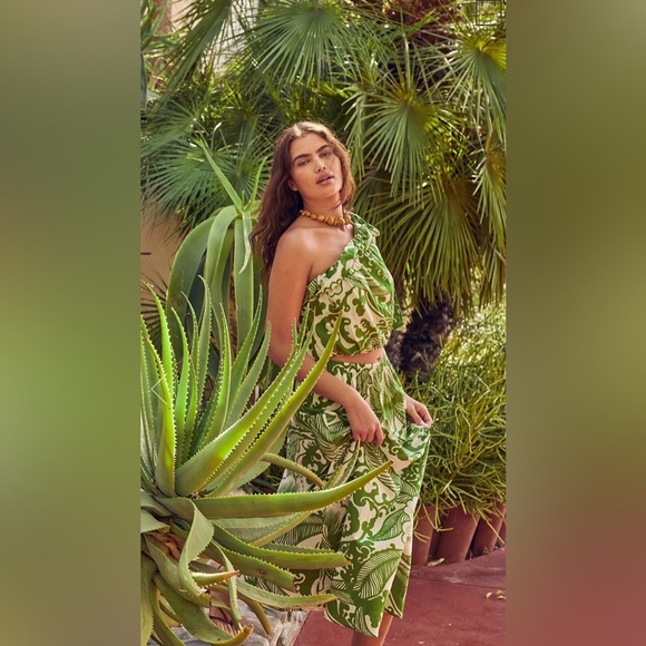 Velvet by Graham and Spencer NWT Sz M Juliana Skirt in Green Floral - Picture 6 of 8